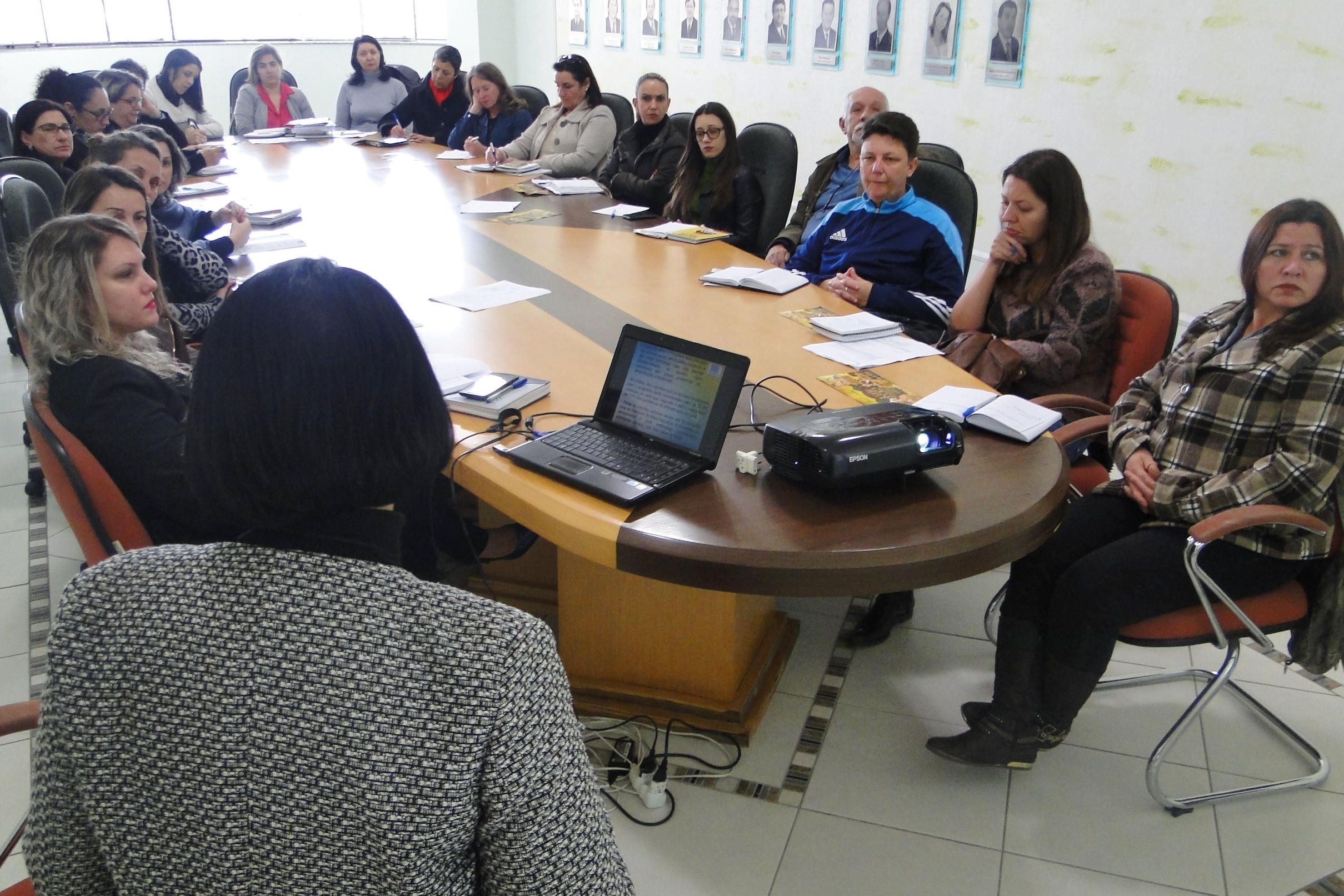 You are currently viewing Programas e benefícios de Ministérios são tratados pelo Colegiado de Assistência Social