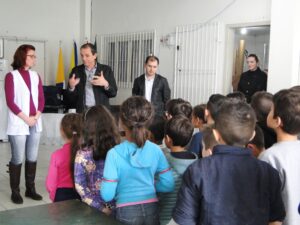 Read more about the article AMFRI entrega prêmios a Centro de Educação de Itajaí por vencer Projeto de Sustentabilidade