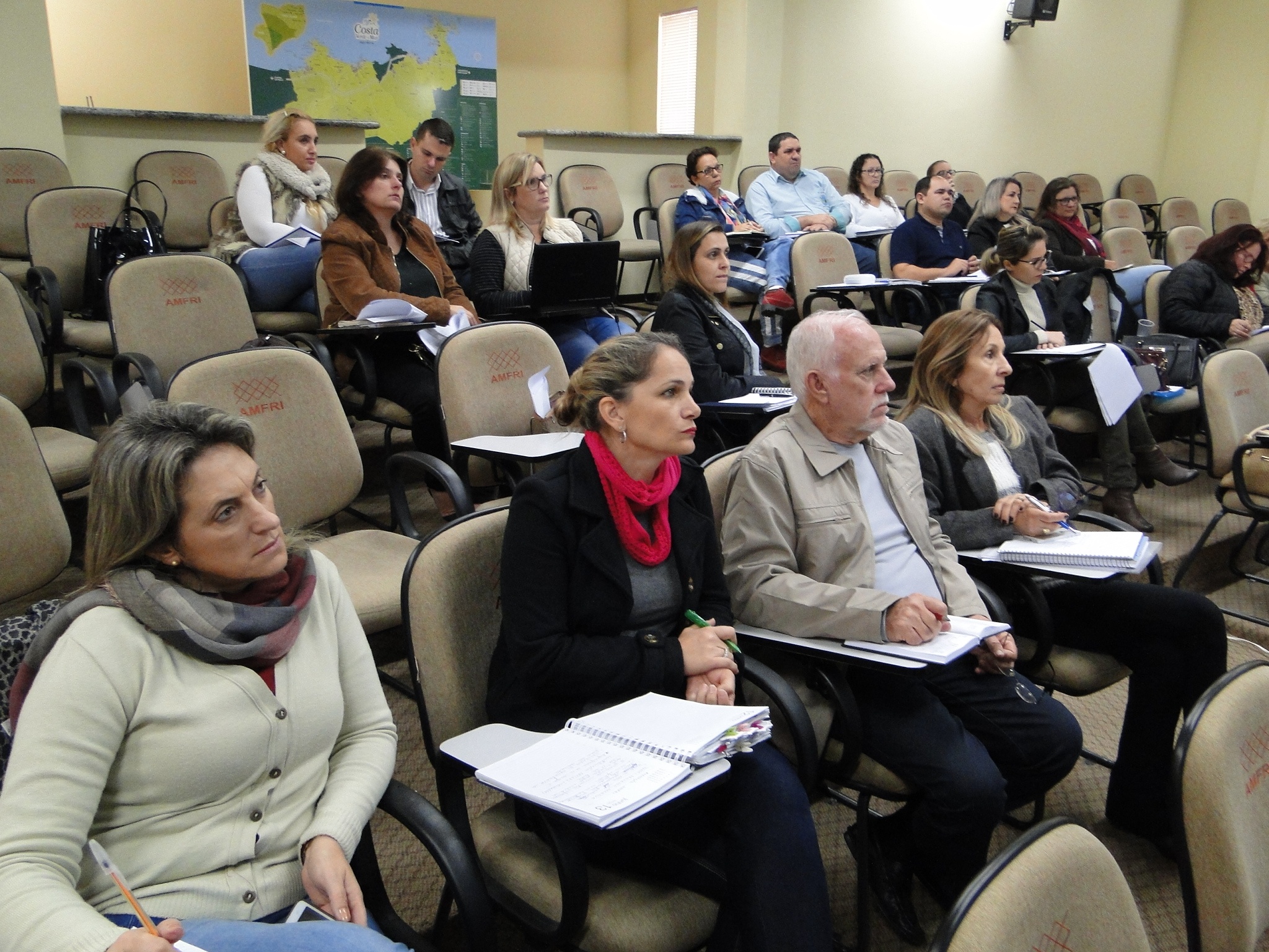 You are currently viewing Educação estuda padrão de processo seletivo para o magistério municipal na região