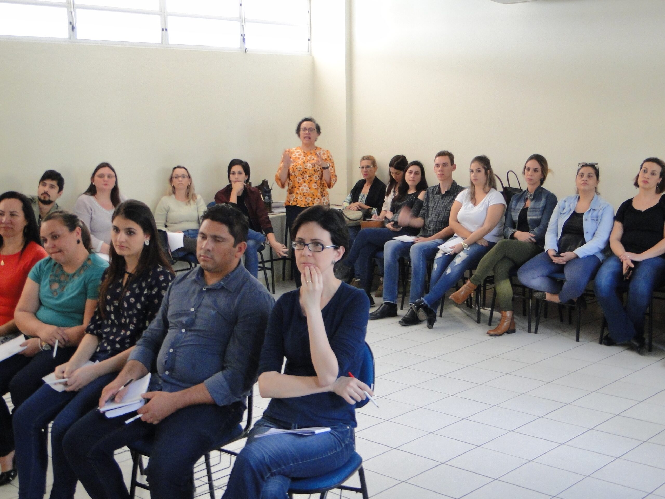 You are currently viewing AMFRI e EGEM realizam Curso sobre Convivência e Fortalecimento de Vínculos