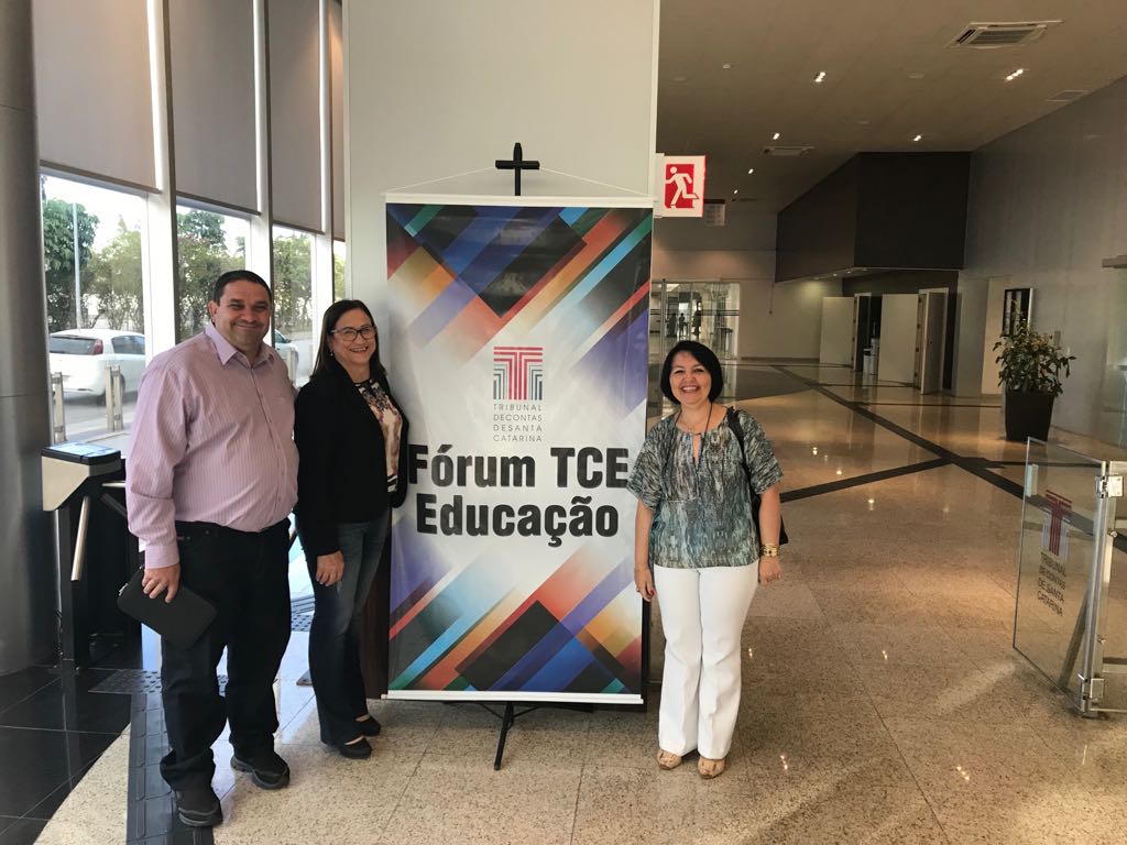 You are currently viewing Gestores da AMFRI participam do Fórum TCE Educação em Florianópolis