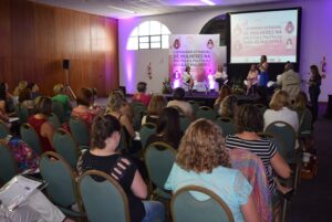 Read more about the article Espaços para o empoderamento feminino são temas do Seminário Estadual de Mulheres na Política