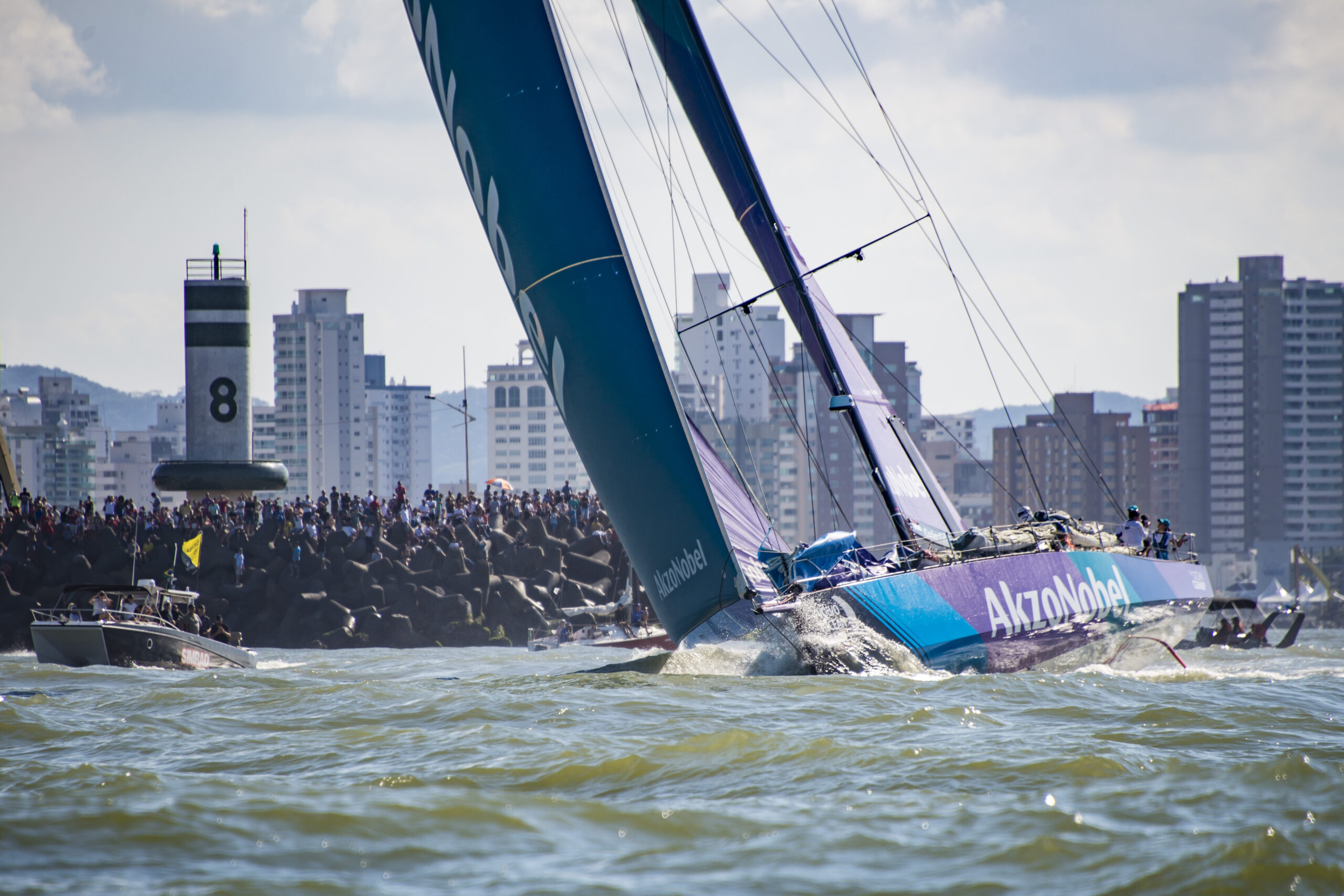 You are currently viewing Barcos da Volvo Ocean Race zarpam de Itajaí deixando legado