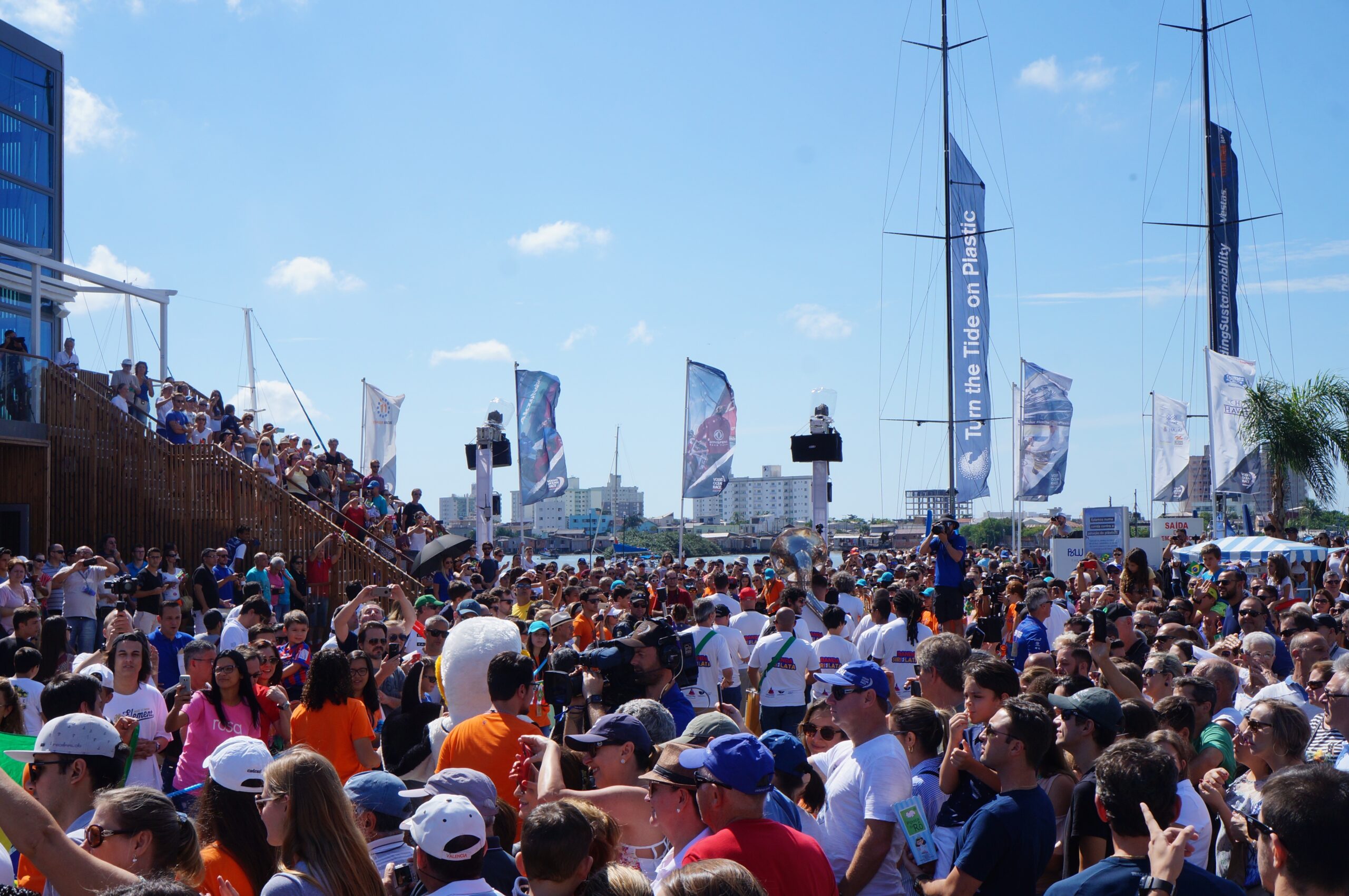 You are currently viewing Mais de 430 mil visitam a Vila da Regata durante 18 dias e a Itajaí Stopover é a maior da história