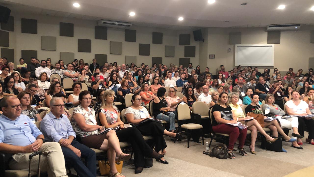 You are currently viewing Representantes da Educação debatem sobre gestão pública em evento