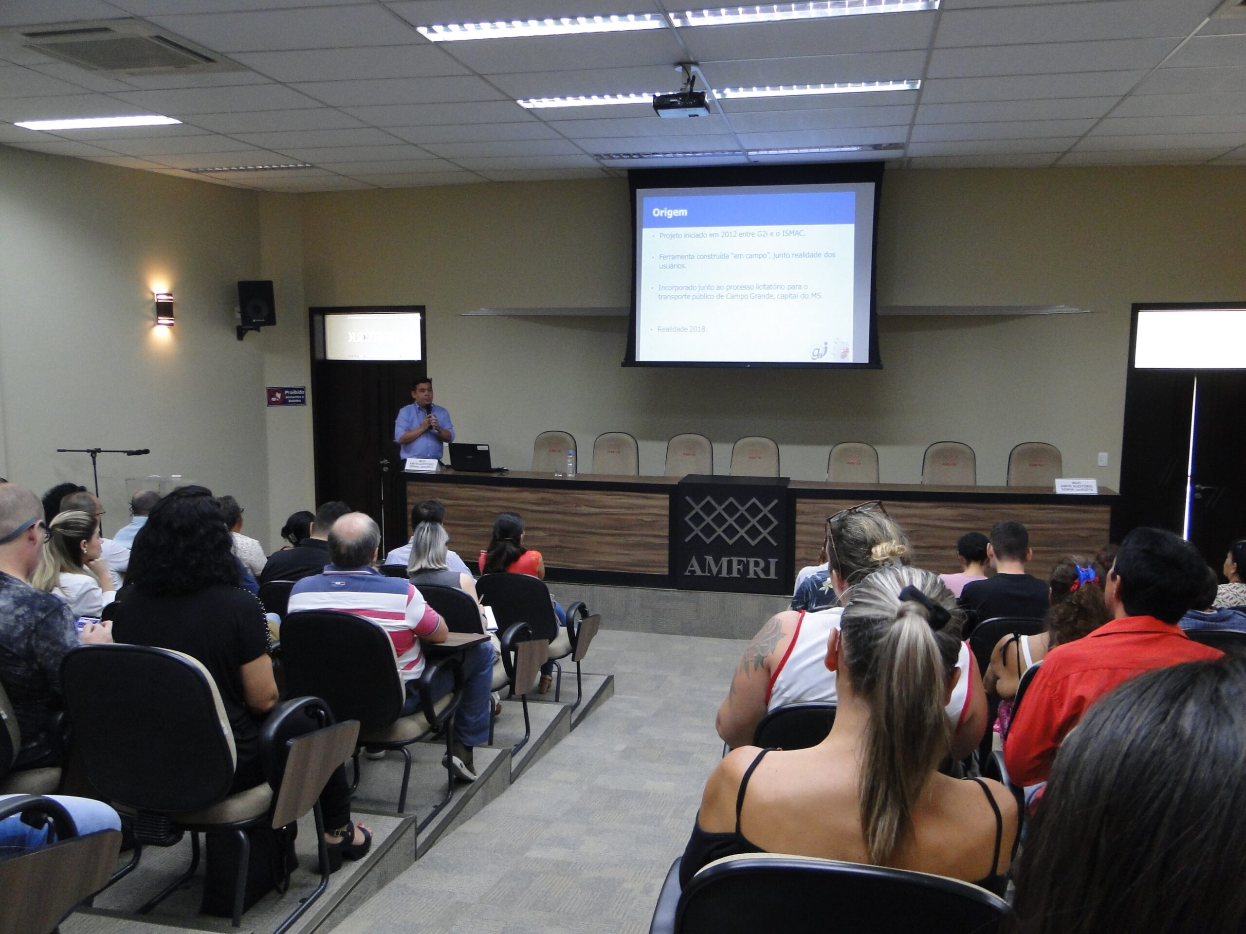 You are currently viewing Palestra com tema de tecnologia e acessibilidade reúne cerca de 60 pessoas na AMFRI