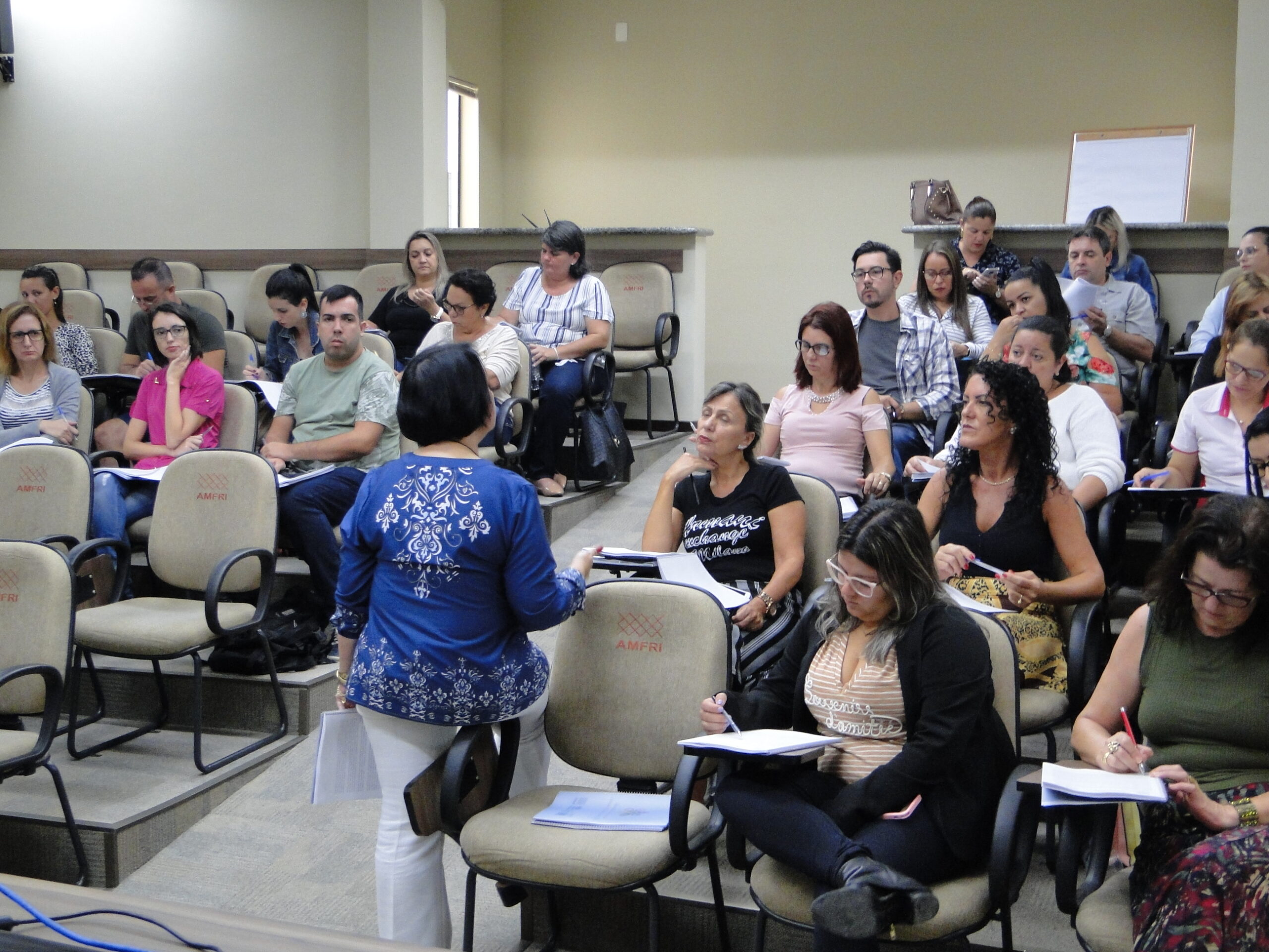 You are currently viewing Professores recebem Guia Pedagógico para iniciar projeto de Turismo