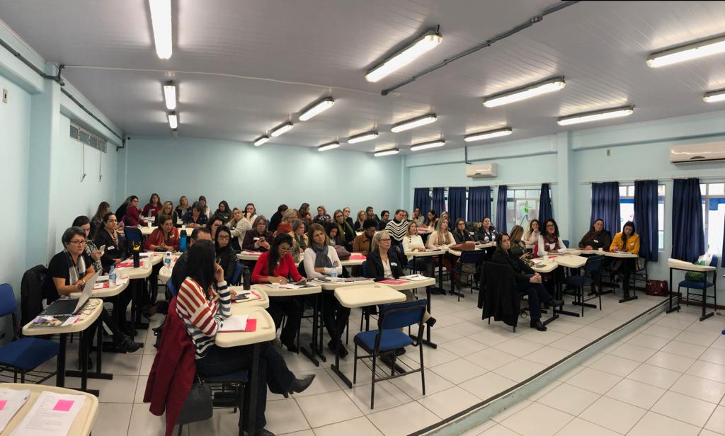 You are currently viewing Colegiado de Educação da AMFRI discute a BNCC