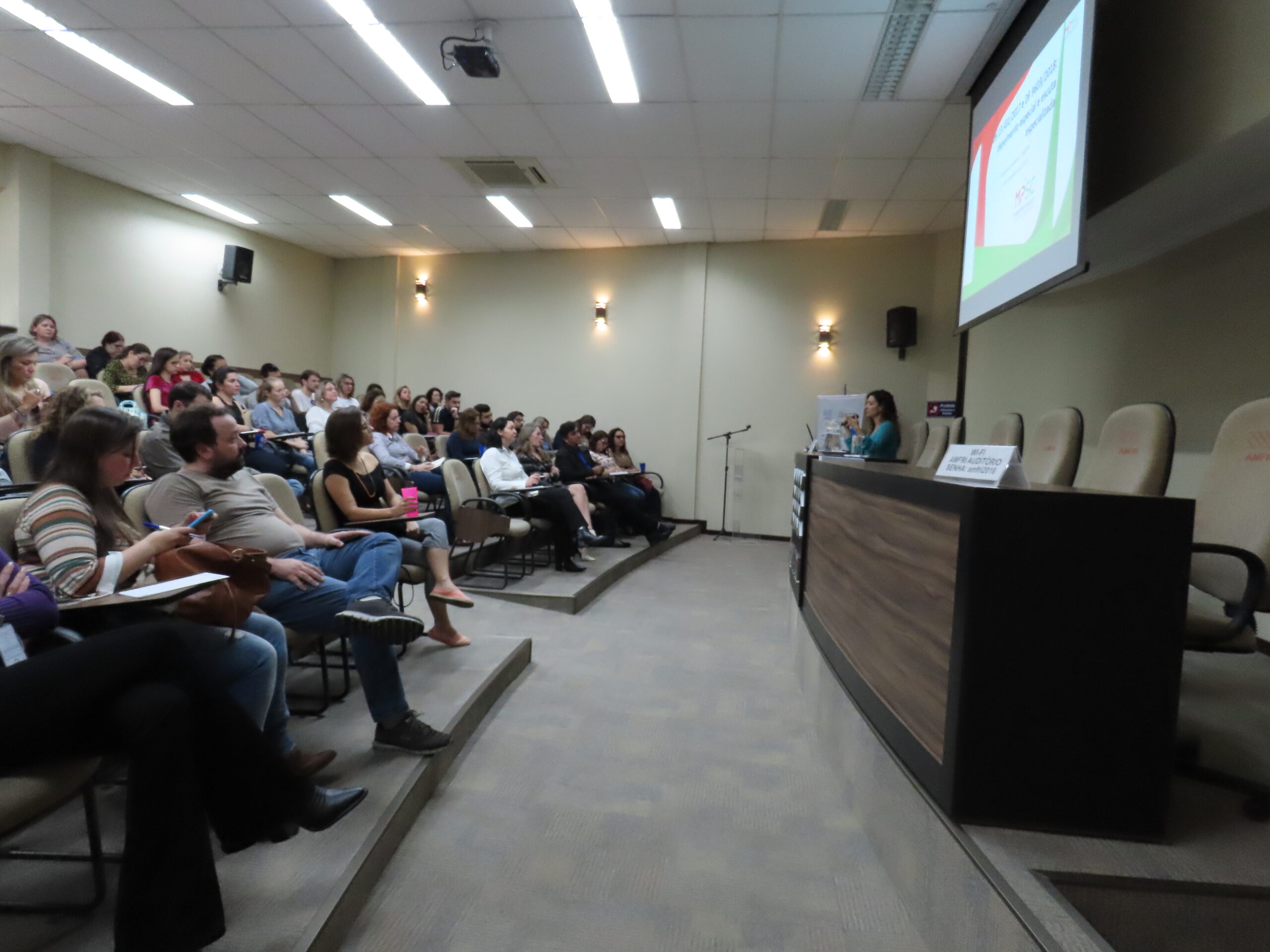 You are currently viewing Roda de Conversa sobre Escuta Especializada e Depoimento Especial reuniu 82 pessoas na AMFRI