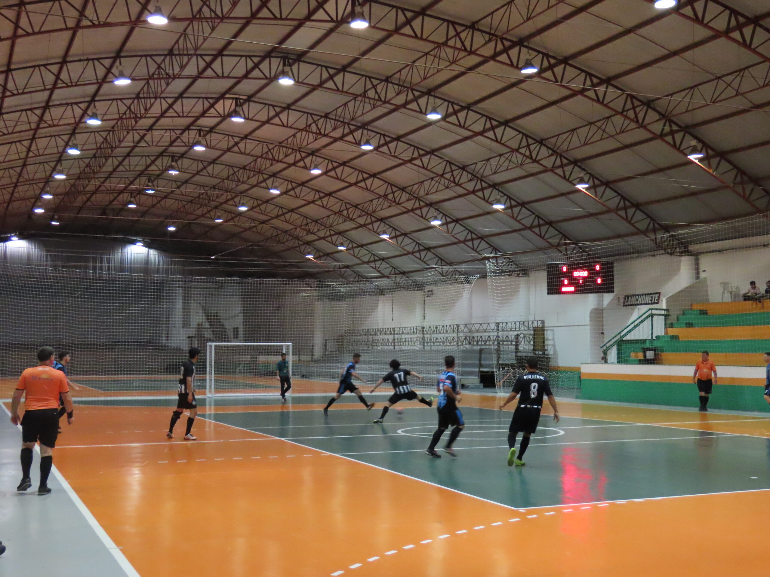 You are currently viewing Equipes entram em quadra nesta terça-feira para a segunda rodada da Copa AMFRI de futsal