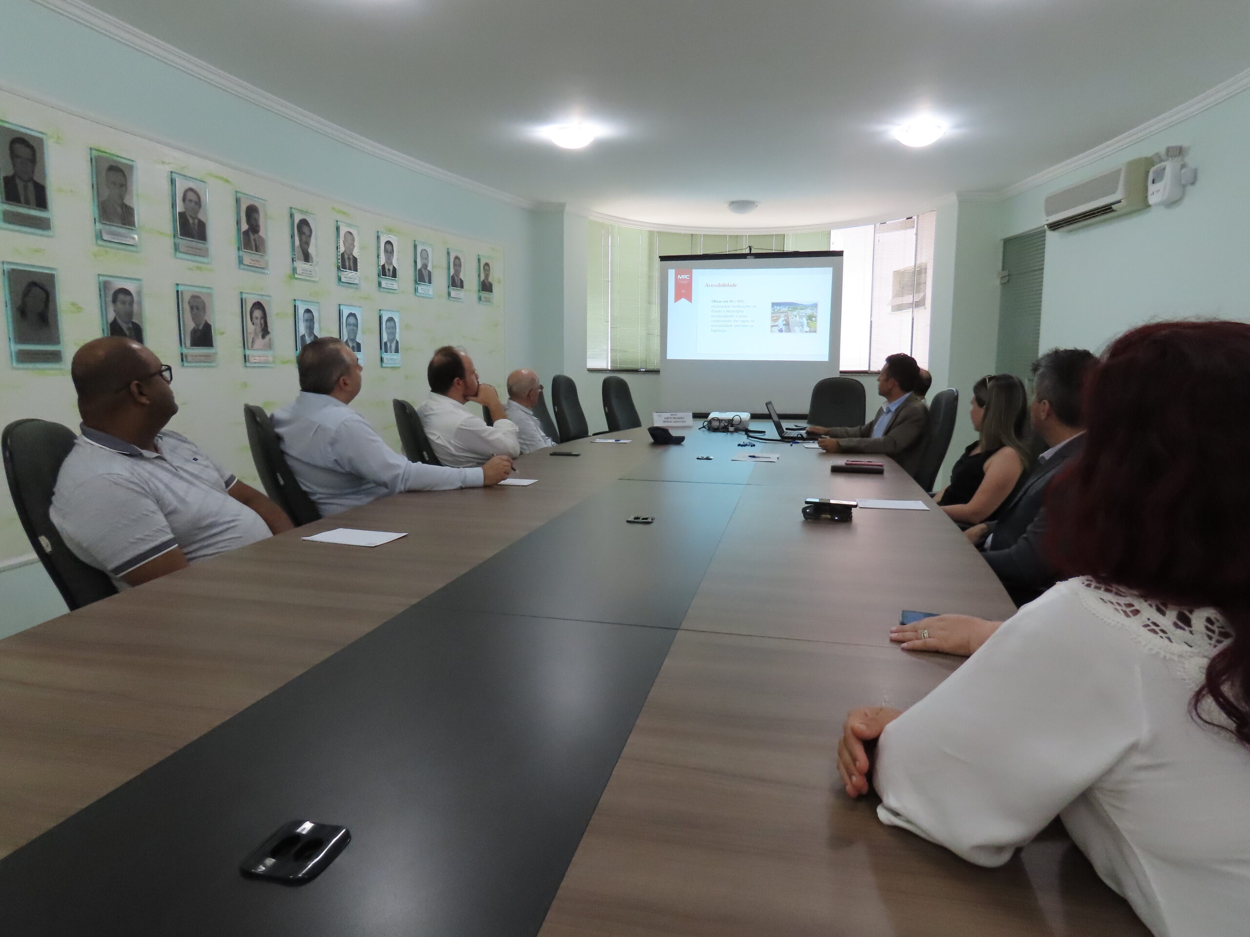 You are currently viewing Representante do MPC/SC participa de reunião do colegiado