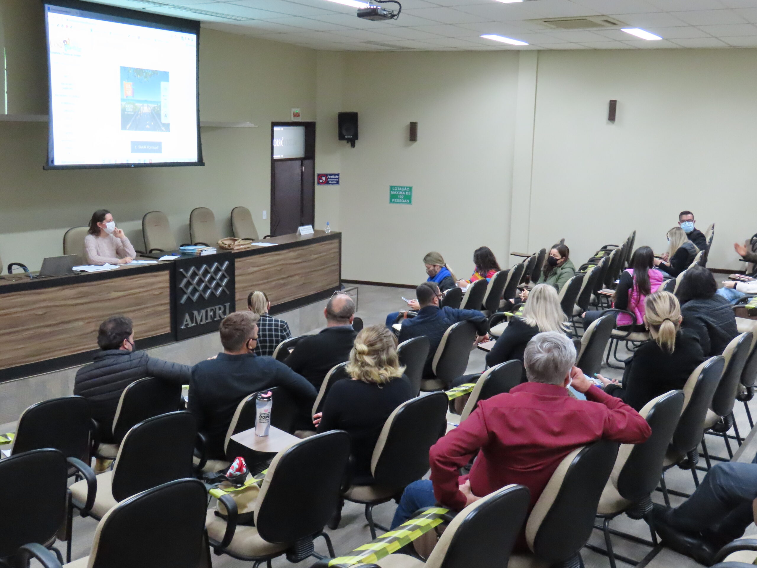 You are currently viewing Meio Ambiente e Turismo debatem Programa Bandeira Azul e Projeto Orla