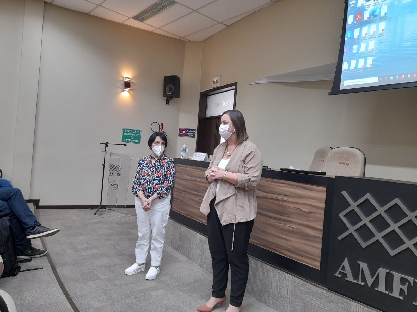 You are currently viewing Colegiado da AMFRI se reúne com técnicos da Secretaria Estadual de Educação para abordar políticas públicas de oferta do Ensino Fundamental e Médio