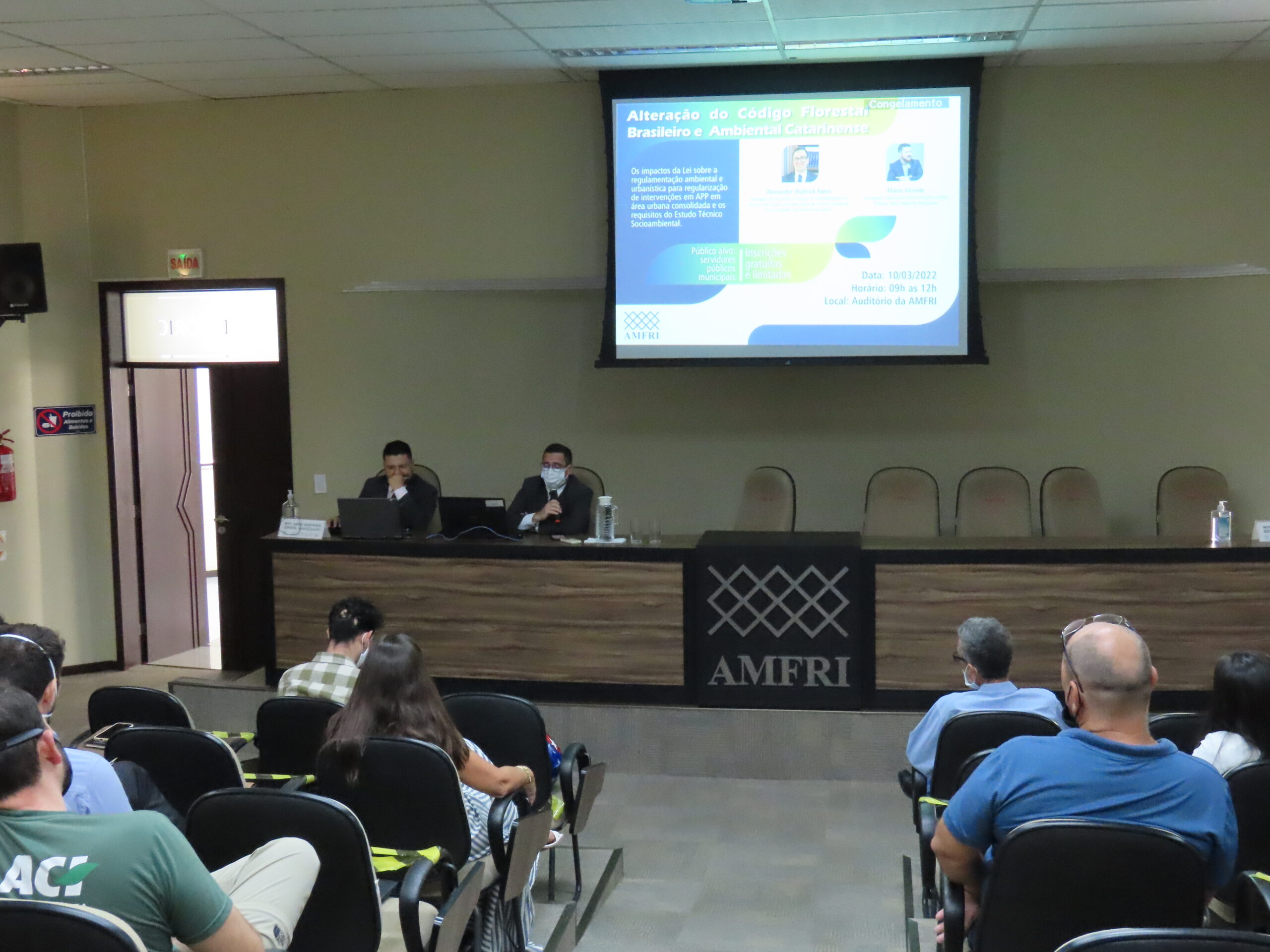 You are currently viewing Palestra sobre Alteração do Código Florestal Brasileiro e Ambiental Catarinense reúne 40 servidores públicos