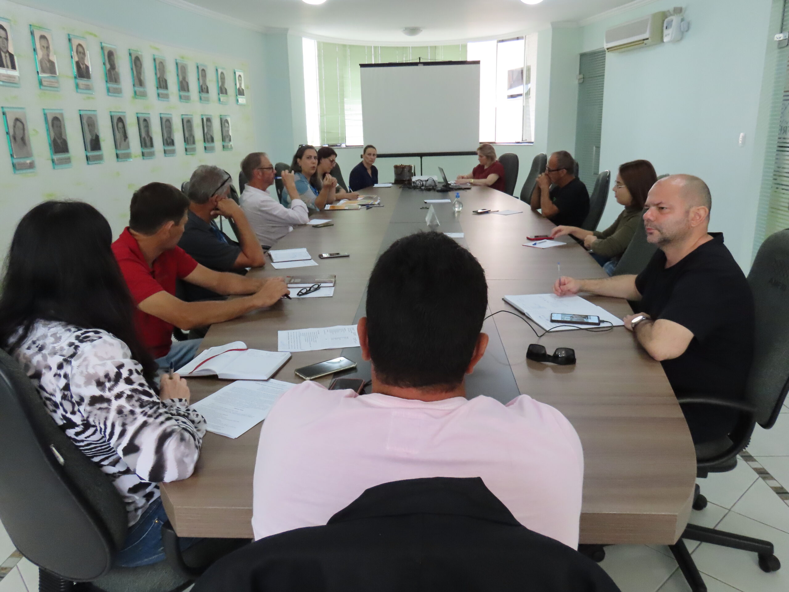 You are currently viewing Representantes da CONAFER apresentam Programa Mais Pecuária Brasil ao Colegiado de Agricultura e Pesca