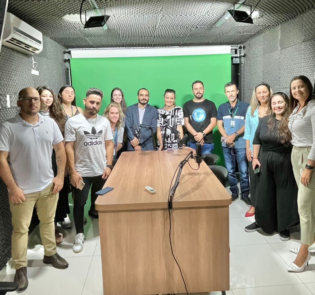 You are currently viewing Colegiado de Comunicação realiza visita técnica no estúdio de comunicação da FECAM