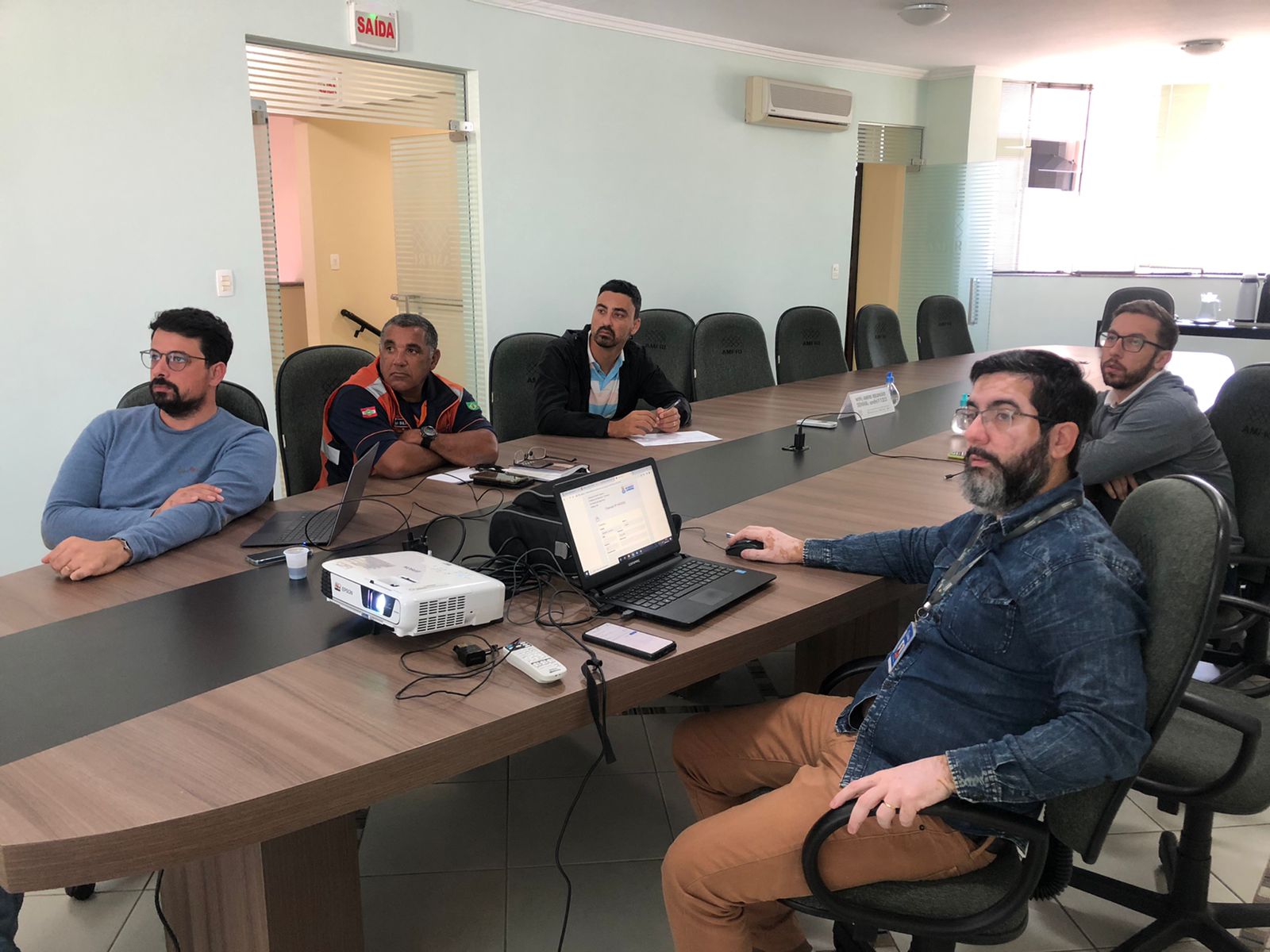 You are currently viewing Grupo de Trabalho de Estudos Técnicos da Defesa Civil realiza reunião na sede da AMFRI