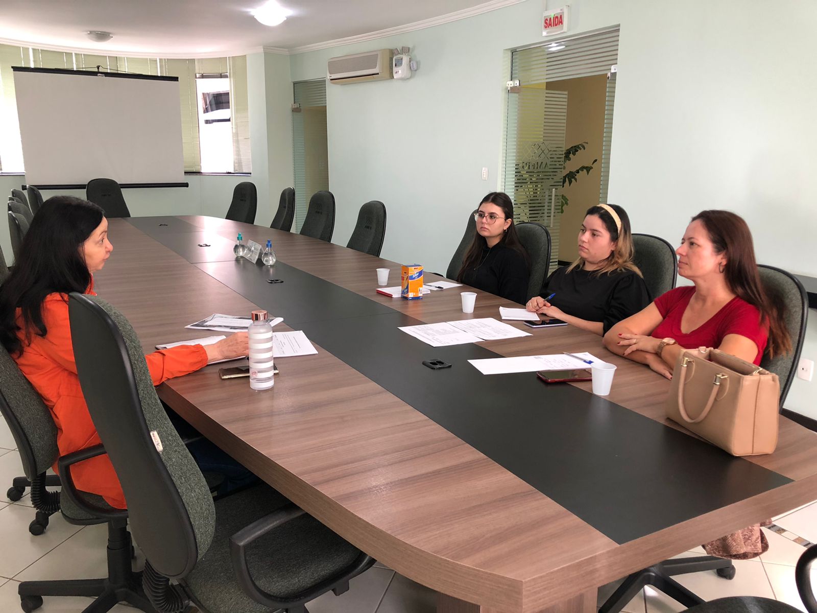 You are currently viewing Assistente Social da AMFRI realiza reunião com técnicas do município de Balneário Piçarras