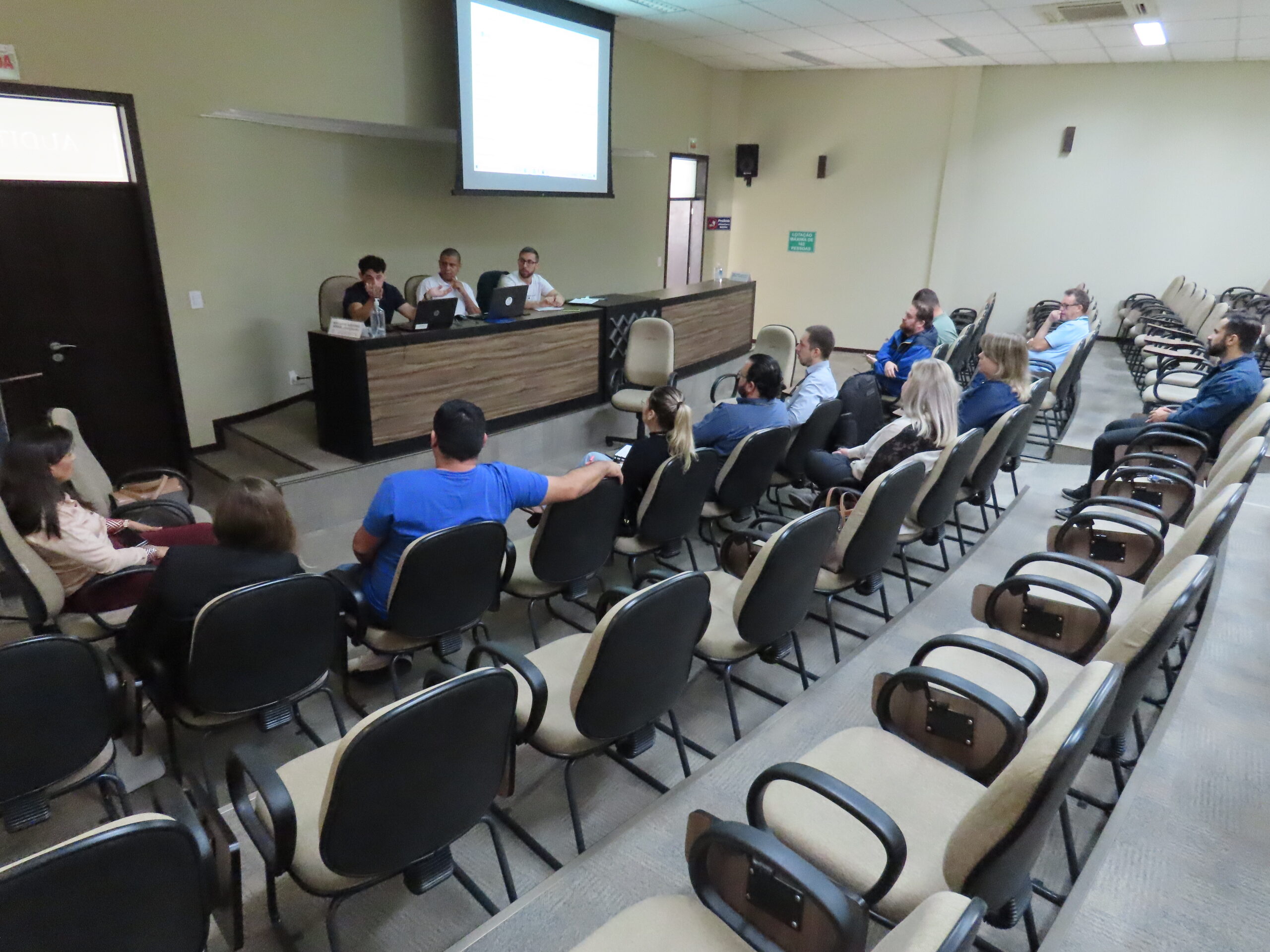 You are currently viewing Colegiado debate demandas do SINFAT e alinha ações regionais para a Semana do Meio Ambiente