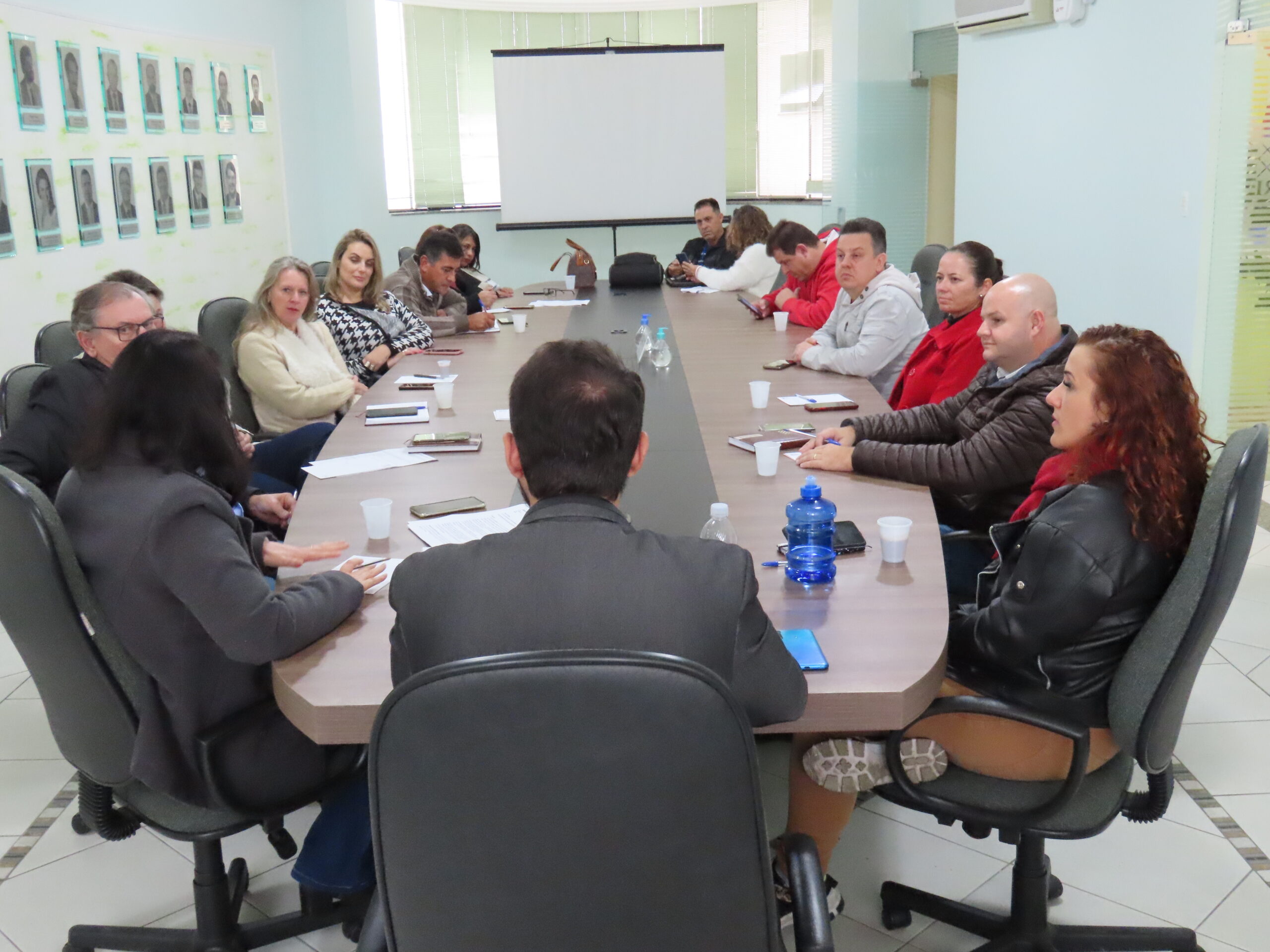 You are currently viewing Colegiado de Assistência Social discute o Serviço de Família Acolhedora para Idosos