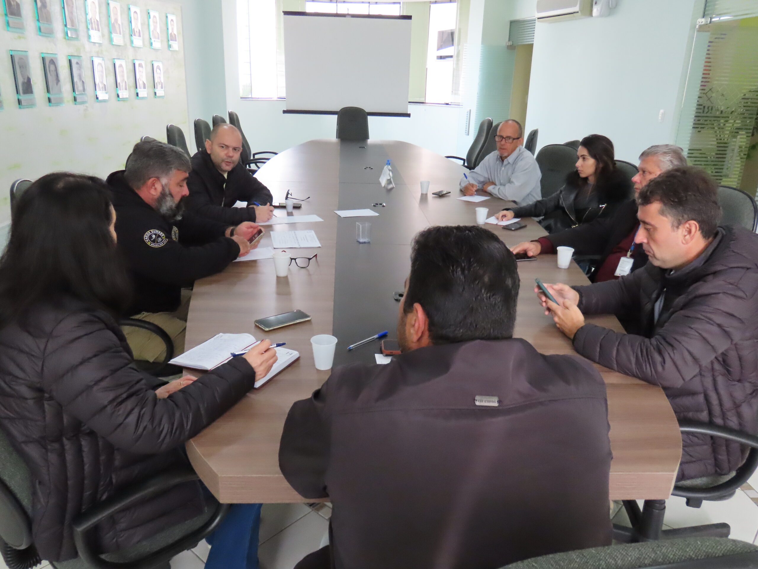 You are currently viewing Colegiado de Agricultura e Pesca e do Meio Ambiente debatem implantação de projeto que transforma resíduos orgânicos em biogás e biometano na região da AMFRI