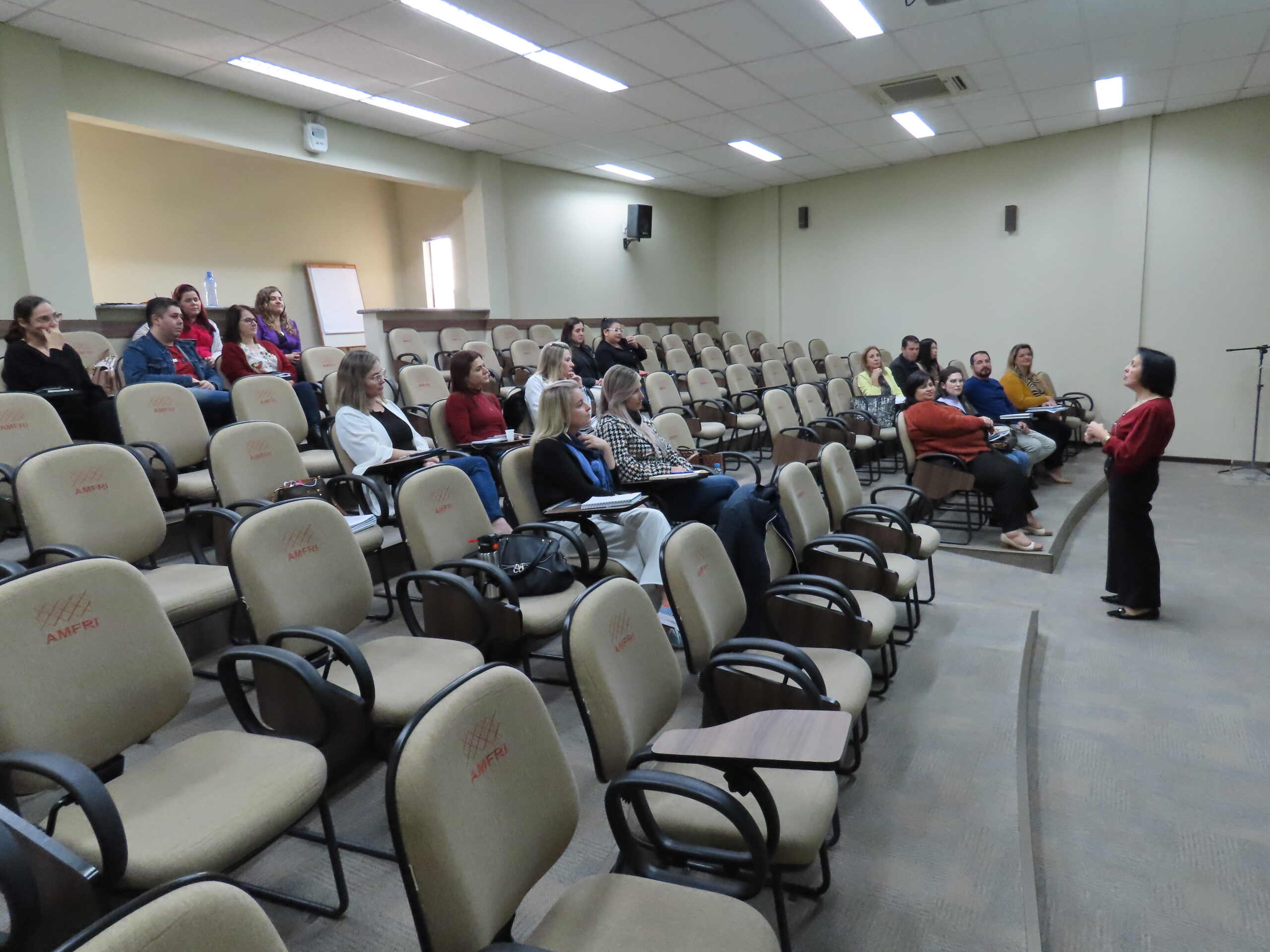 You are currently viewing Colegiado de Educação delibera ações colaborativas que qualificarão processos de gestão e de aprendizagem no território