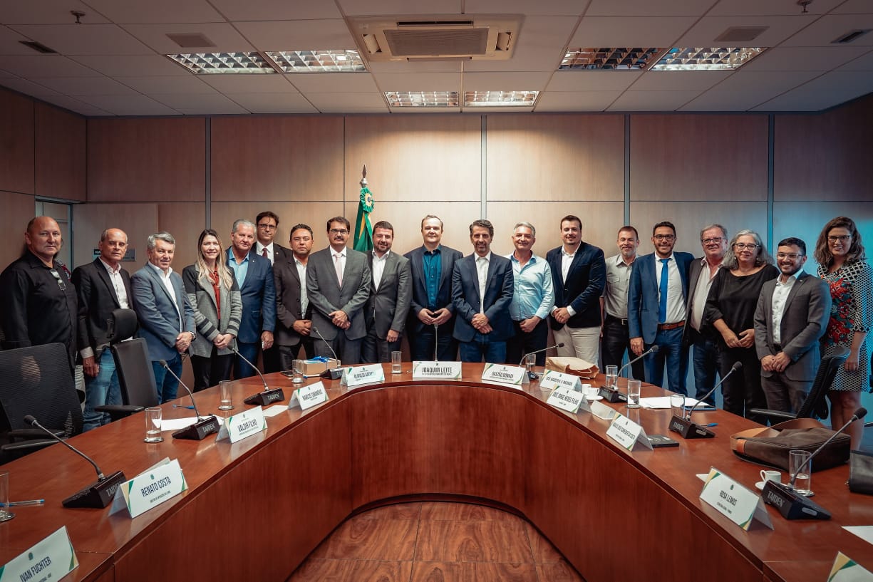 You are currently viewing Comitiva da AMFRI realiza reunião no Ministério do Meio Ambiente para tratativa referente ao projeto que transforma resíduos orgânicos em biogás e biometano na região