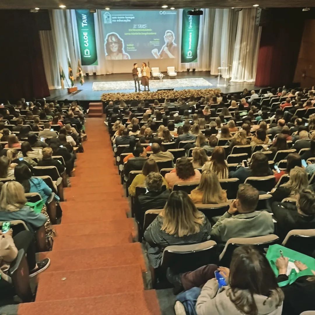 You are currently viewing Representantes do Colegiado de Educação da AMFRI participam de Congresso em Curitiba