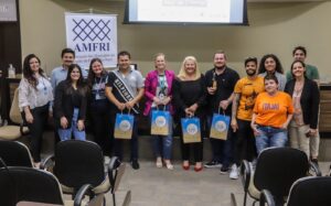 Read more about the article Colegiado de Cultura da AMFRI reúne organizadores dos festivais gastronômicos da região