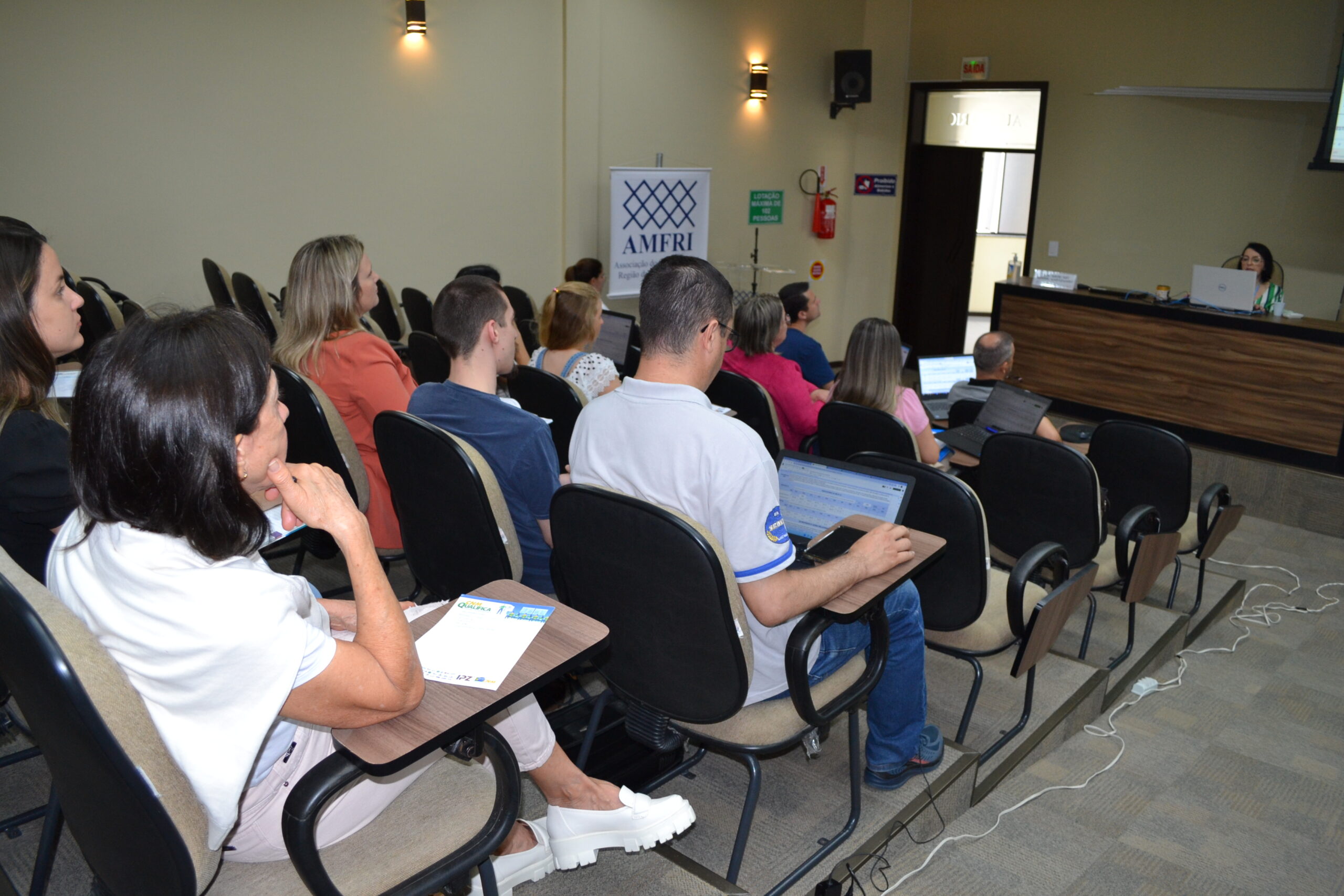 You are currently viewing GT do Monitoramento dos Planos Municipais de Educação do território AMFRI – CoGemfri, se reúne mais uma vez para debater metas e estratégias dos planos em vigência nos municípios