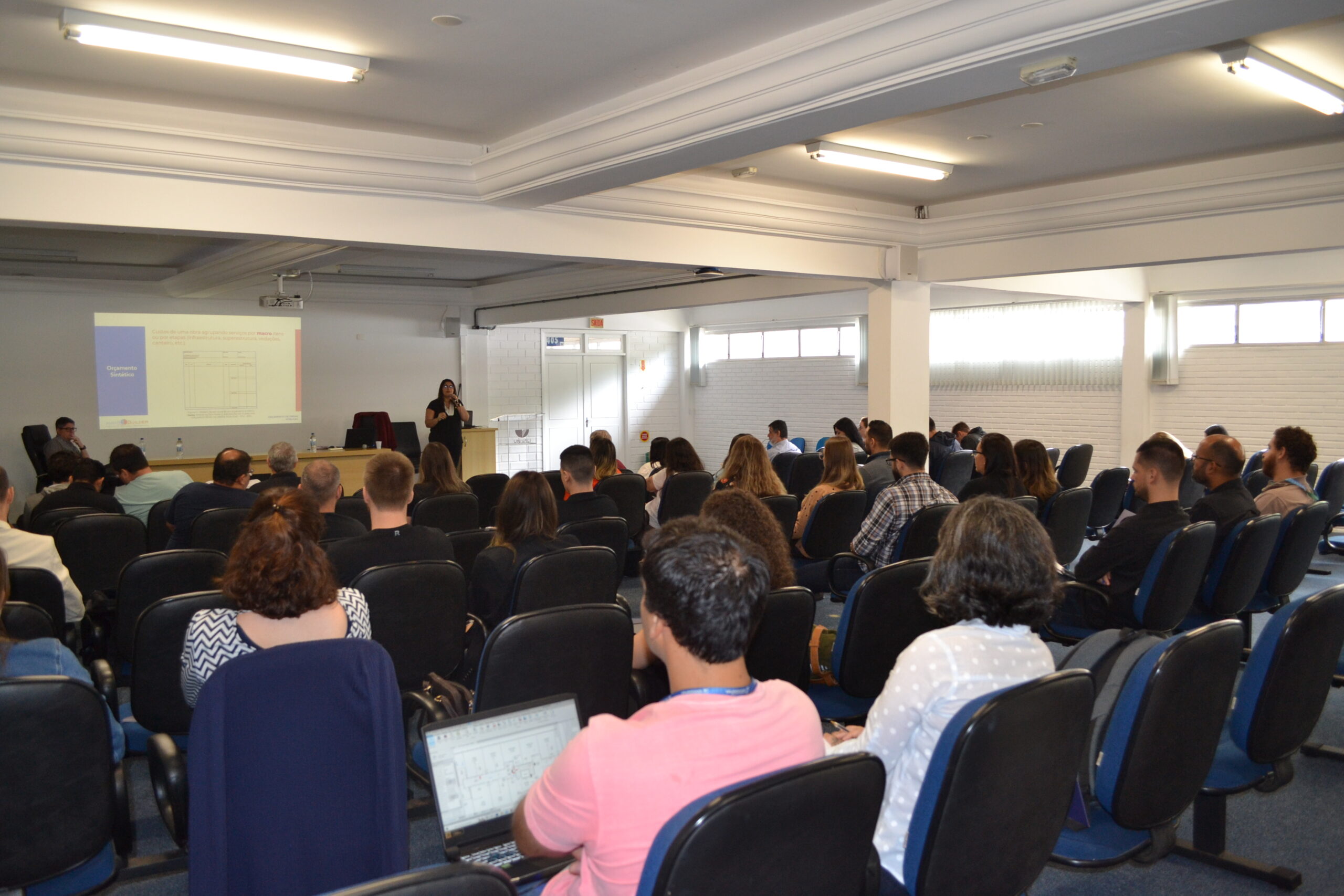 You are currently viewing Curso sobre orçamento de obras públicas reúne 40 engenheiros e arquitetos da região