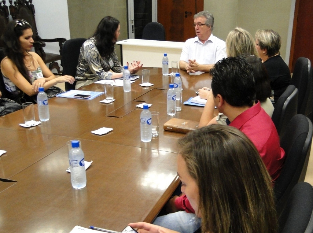 You are currently viewing Colegiado de Habitação trata do Projeto Lar Legal com Desembargador do TJSC