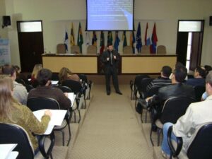 Read more about the article AMFRI sedia Curso para Capacitação de Gestores Municipais