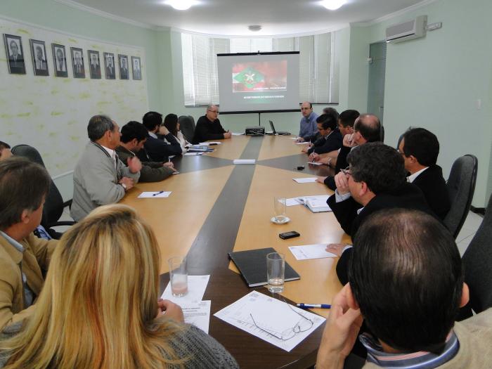 You are currently viewing Prefeitos realizam assembléia geral do mês de agosto