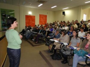 Read more about the article Assistentes Sociais da AMFRI participam do I Encontro sobre o Plano Nacional de Convivência Familiar e Comunitária