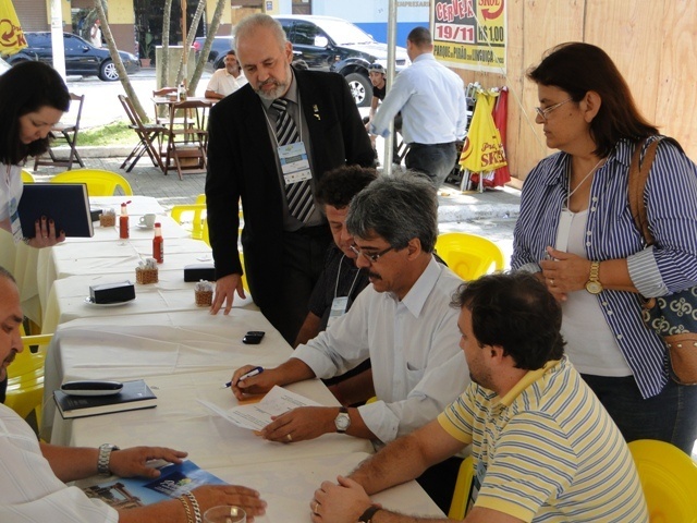 You are currently viewing Ministro da Pesca recebe reivindicações da região da AMFRI para o setor