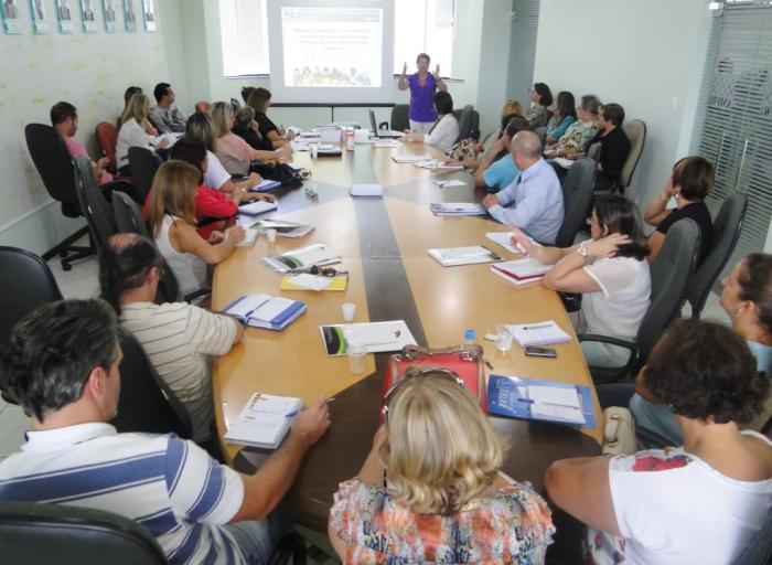 You are currently viewing Colegiado de Educação realiza reunião com a presença da Secretária Adjunta de Estado