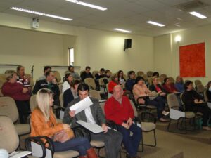 Read more about the article Atuação de psicólogos e professores são temas no colegiado de Assistência Social