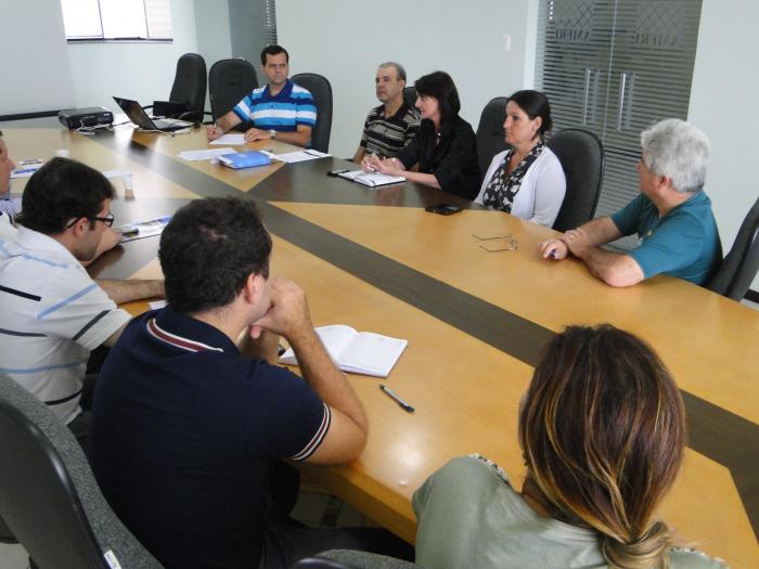 You are currently viewing Colegiado da AMFRI debate gerenciamento de Convênios e Projetos