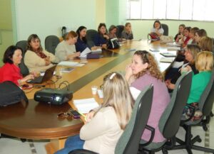 Read more about the article GT da AMFRI define formação para professores de Atendimento Educacional Especializado