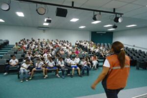 Read more about the article Em Itajaí, Defesa Civil na Escola já capacitou mais de cinco mil pessoas