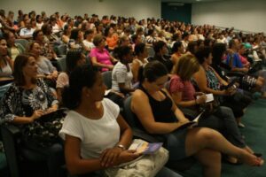 Read more about the article Cerca de 3.000 educadores recebem formação a partir de hoje em Itajaí