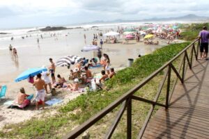 Read more about the article Praia de Navegantes com todos os pontos próprios para banho