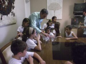 Read more about the article Alunos do Centro Educacional Prisma Visitam Prefeitura e Conversam com o Prefeito Leonel Martins e o Vice Flávio Tironi