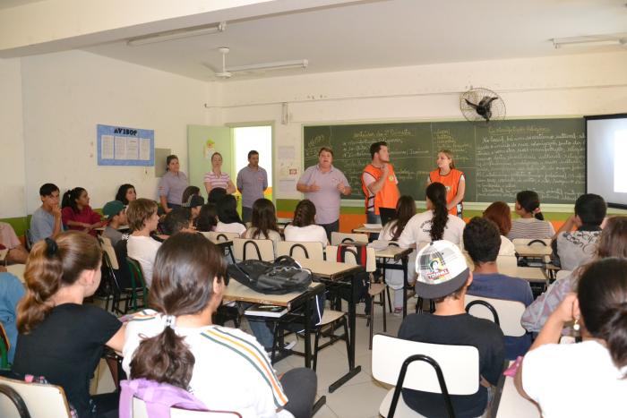 You are currently viewing Defesa Civil de Camboriú realiza palestras de conscientização nas escolas