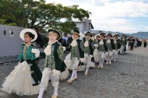 Read more about the article Camboriú decreta feriado na oitava do Divino Espírito Santo