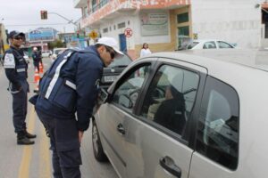 Read more about the article Agentes de trânsito realizam Blitz Educativa em Navegantes