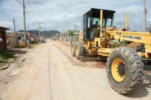 Read more about the article Mutirão do Prefeitura nos Bairros de Itajaí segue em andamento