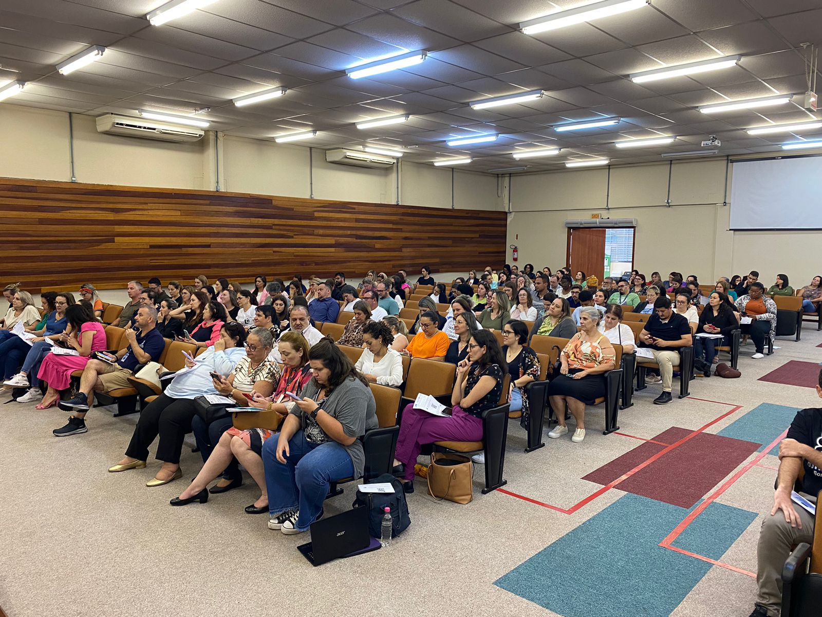 You are currently viewing Região da Amfri reúne mais de 900 participantes nos debates da Conferência Nacional de Educação – CONAEE 2023-2024